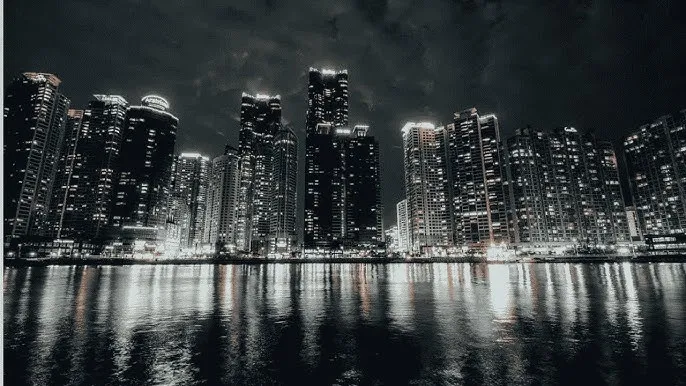 亚洲人成电影在线观看 - 城市之光：霓虹背后的人间烟火